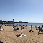 Our Happy Place شقة سكرابورو